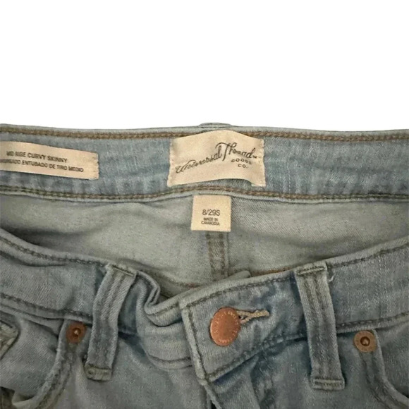 Universal Threads Mid rise Curvy Skinny distressed jeans - Picture 3 of 4